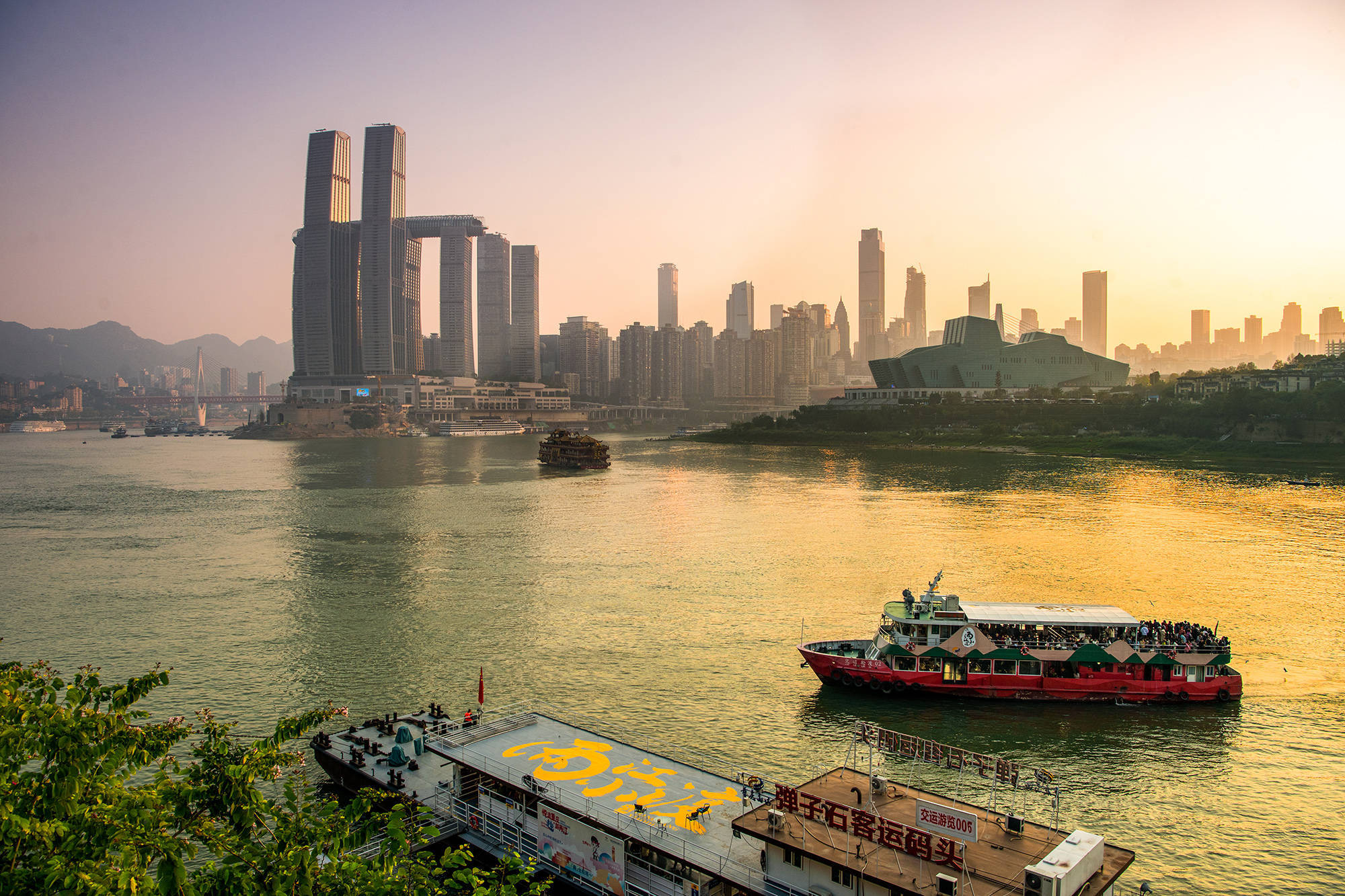2024影像盘点 | 咔嚓声中向前行 —摄影师 石春怀