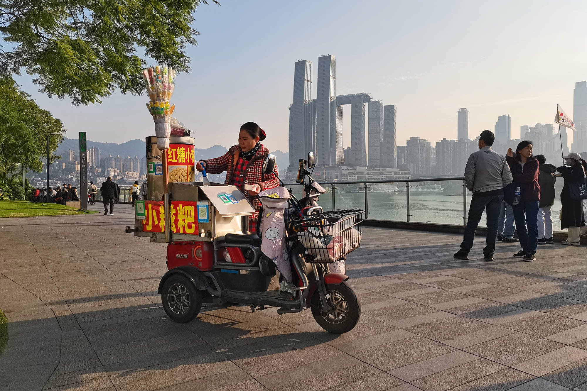 2024影像盘点 | 咔嚓声中向前行 —摄影师 石春怀