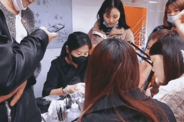 在成都王老师摄影，开启影楼彩妆培训的奇妙之旅