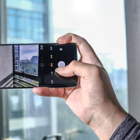 拍照手机华为好还是 vivo