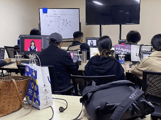 跟着成都王老师摄影，短视频培训班里开启摄影新视界！