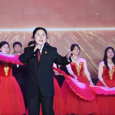 跟着成都王老师摄影，从演讲培训课程视频里解锁摄影新姿势！