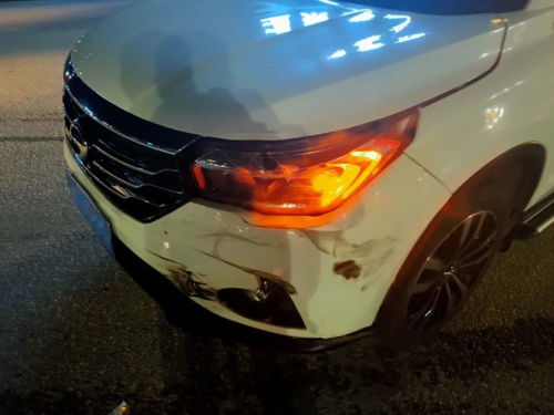 楼道拍照男生，捕捉光影的楼道艺术家