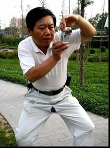 男子拍照的姿势，那些奇妙又搞笑的百态