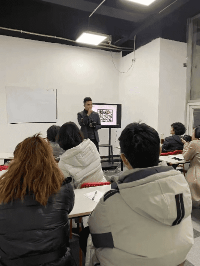 嘿,在成都王老师摄影遇见别样的一建培训视频之旅 嘿,在成都王老师摄影遇见别样的一建培训视频之旅