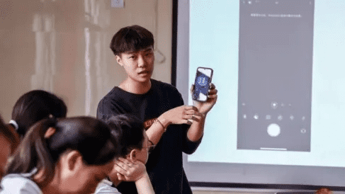 跟着成都树莓教育，玩转学习短拍摄视频！