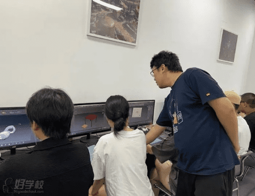 在成都树莓教育的剪辑班，开启影像魔法之旅