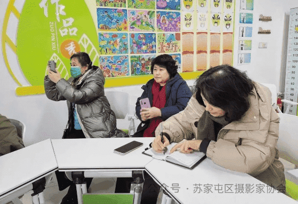 用手机定格社区美好——成都树莓教育社区手机摄影培训班等你来！