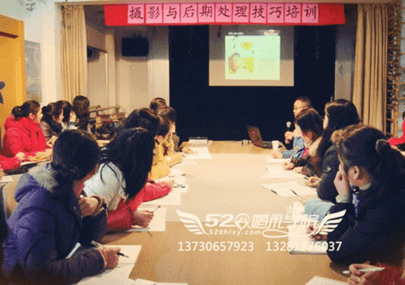 在成都树莓教育，开启摄影美工培训的奇妙之旅