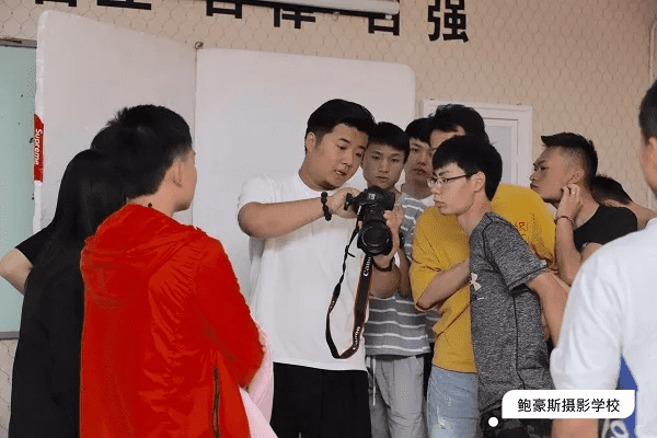 在成都树莓教育，开启学设计摄影的奇妙之旅