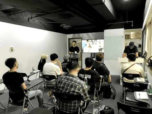 跟着成都树莓教育,畅享安杰商业摄影七堂免费课! 跟着成都树莓教育,畅享安杰商业摄影七堂免费课!