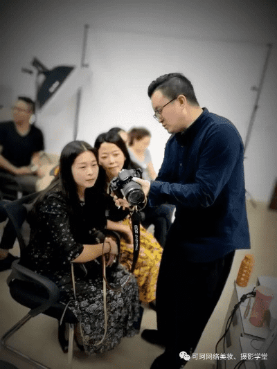 探寻摄影之路？来成都树莓教育这所四川省商业摄影培训学校就对啦！
