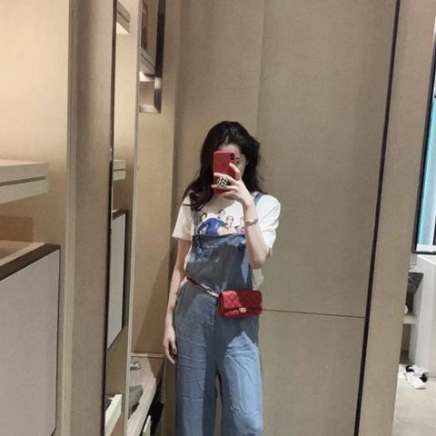 拍照高级感姿势 拍照高级感姿势