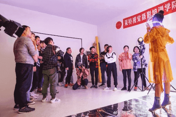成都树莓教育与大千摄影化妆学校，镜头背后的奇妙碰撞