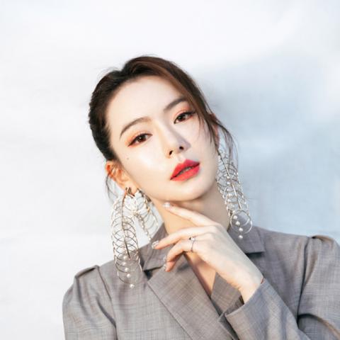女孩子最好看的拍照姿势双人