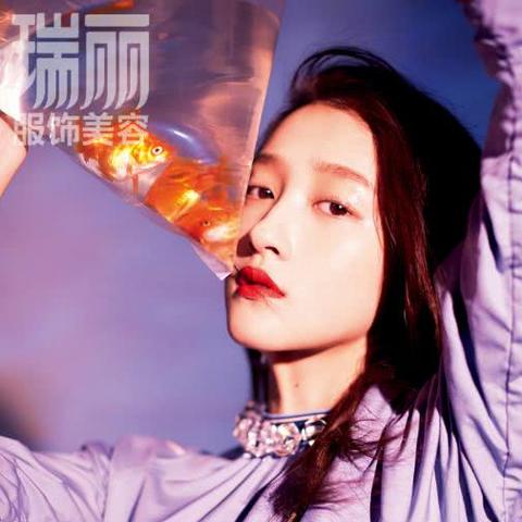 女孩子最好看的拍照姿势双人