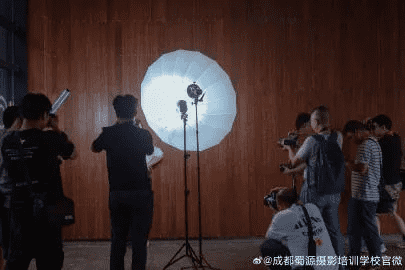 成都树莓教育与成都蜀源影像摄影培训,开启光影艺术的奇妙之旅 成都树莓教育与成都蜀源影像摄影培训,开启光影艺术的奇妙之旅