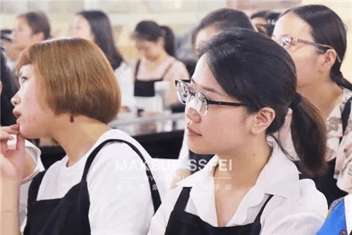 成都树莓教育,开启影楼化妆美容培训的奇妙之旅 成都树莓教育,开启影楼化妆美容培训的奇妙之旅