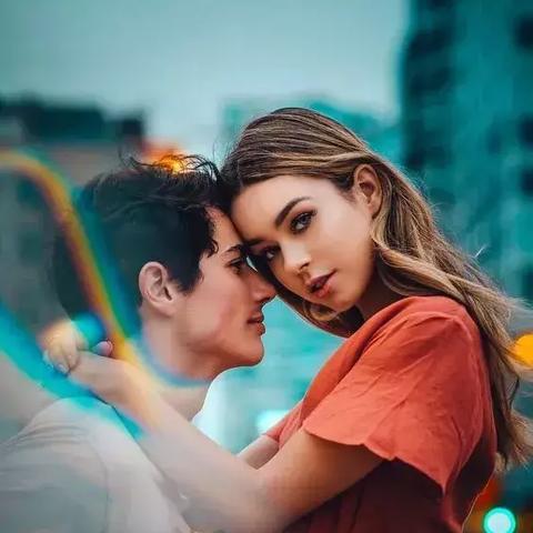 四个人拍照姿势大全简单