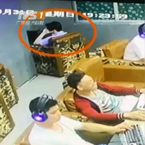 拍照怎样显示时间和地点位置信息手机