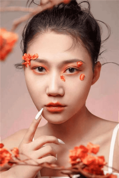 在成都树莓教育，开启彩妆与摄影的奇妙之旅
